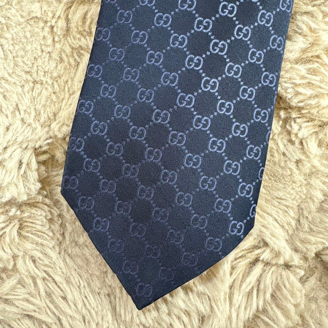美品！GUCCI グッチ ネクタイ ネイビー GGロゴパターン
