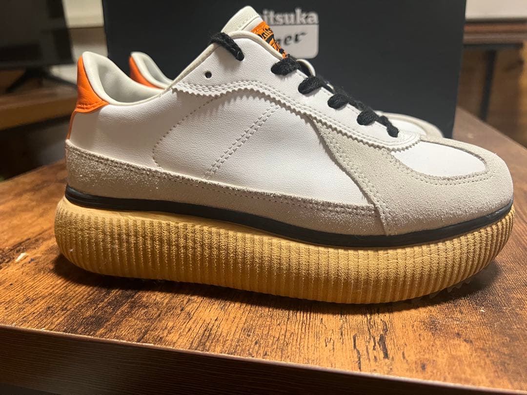 オニツカタイガー デレシティ ハバネロ 23.5