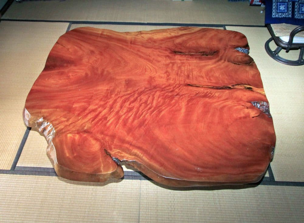 欅(ケヤキ)一枚板のテーブル