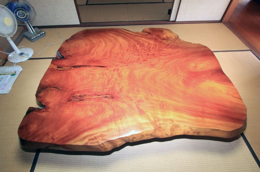 欅(ケヤキ)一枚板のテーブル