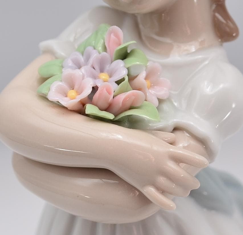 さわやかな風　＃8248　★リヤドロ　スペイン　ポーセリン　光沢仕上げ　絶版