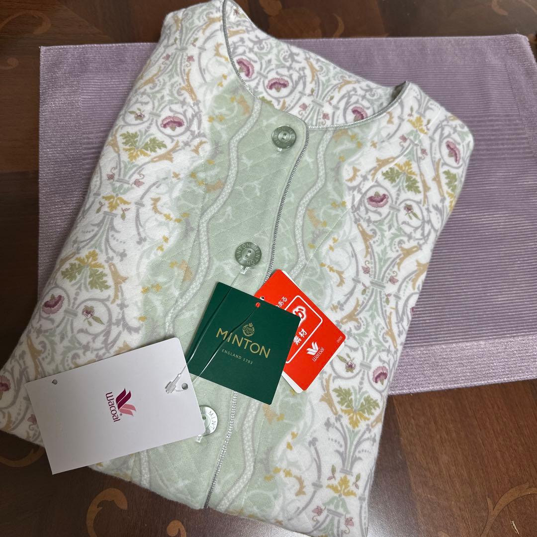 新品未使用タグ付　日本製ワコールミントン吸湿発熱生地パジャマ　M ミントグリーン