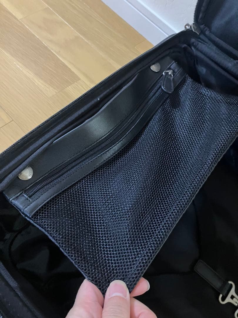 超美品COACHユニセックスキャリーケースビジネス出張用ブラックキャリーバック