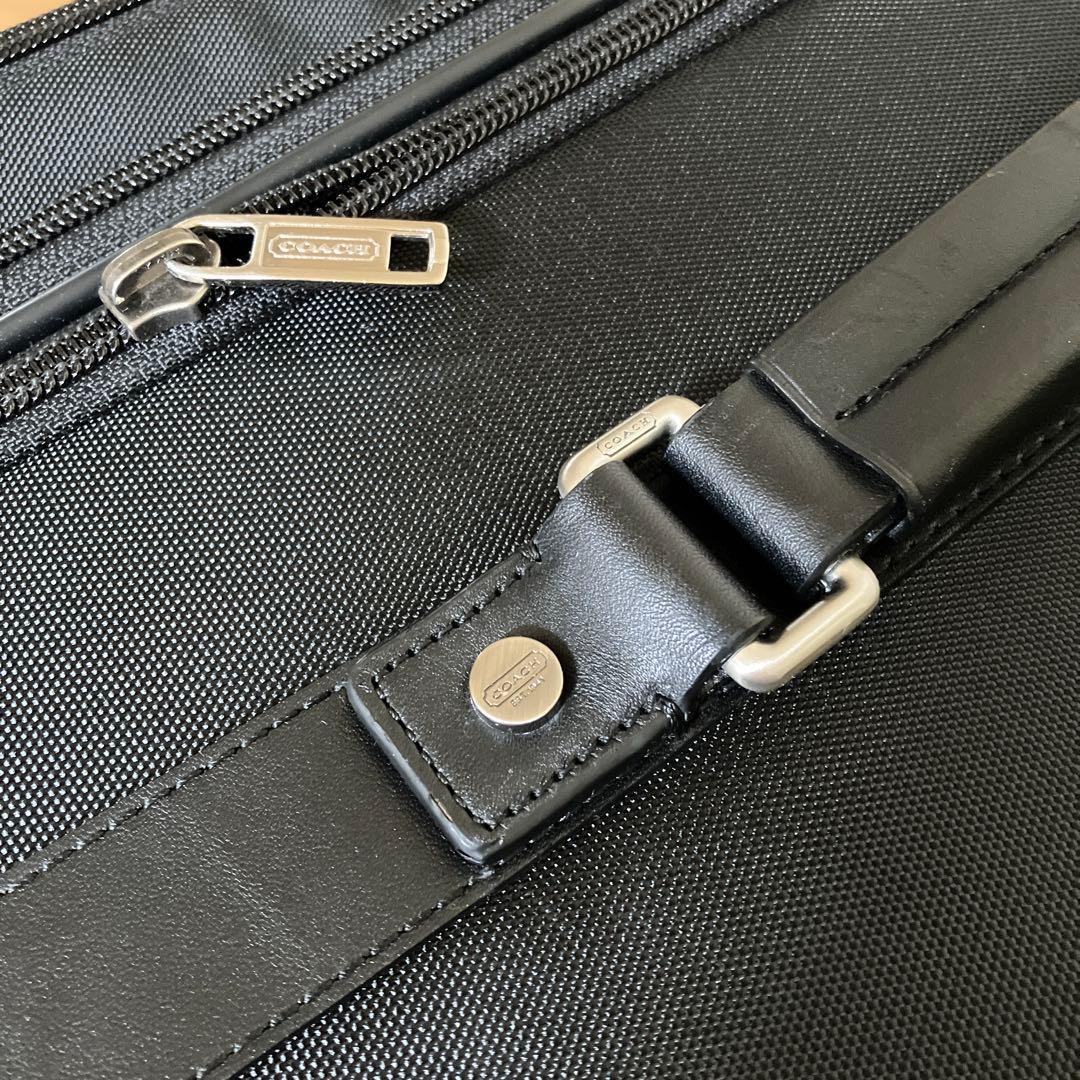 超美品COACHユニセックスキャリーケースビジネス出張用ブラックキャリーバック