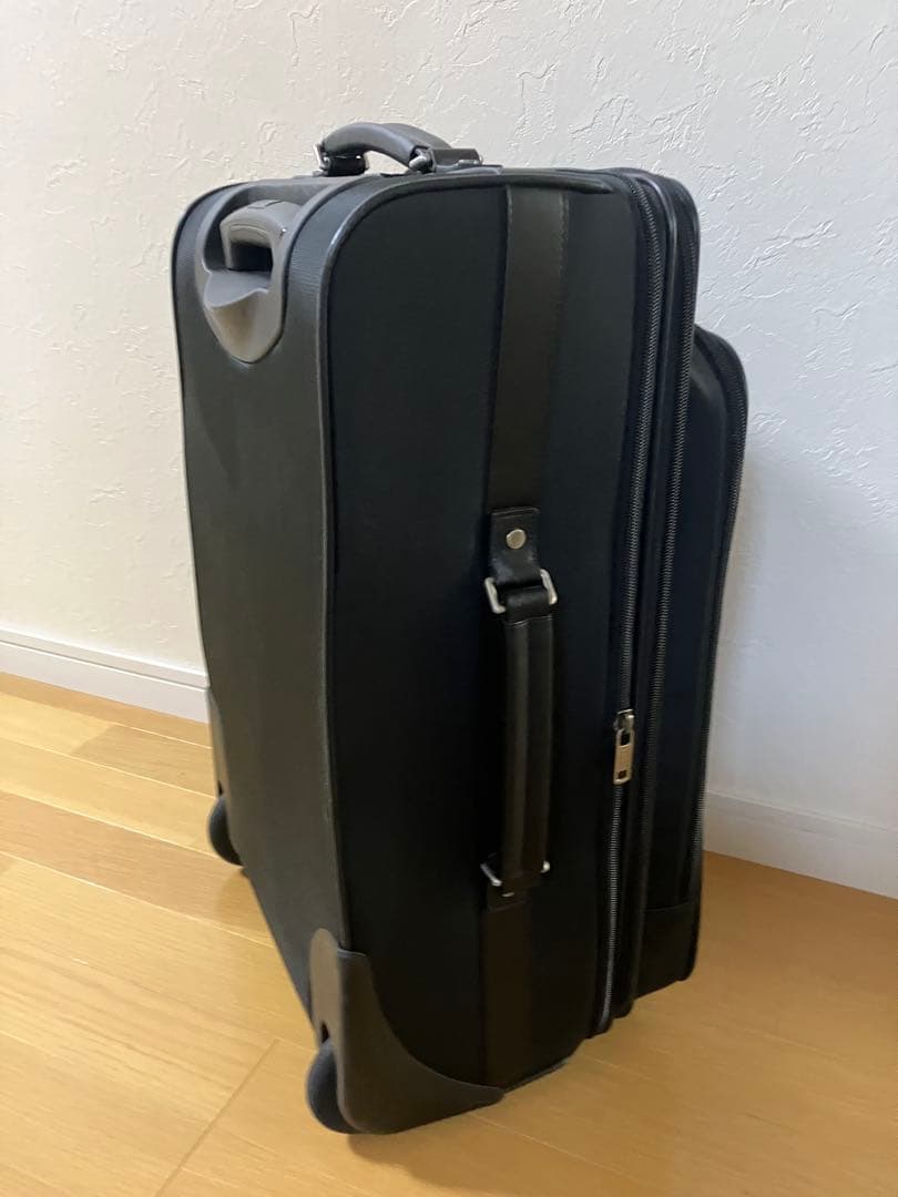 超美品COACHユニセックスキャリーケースビジネス出張用ブラックキャリーバック