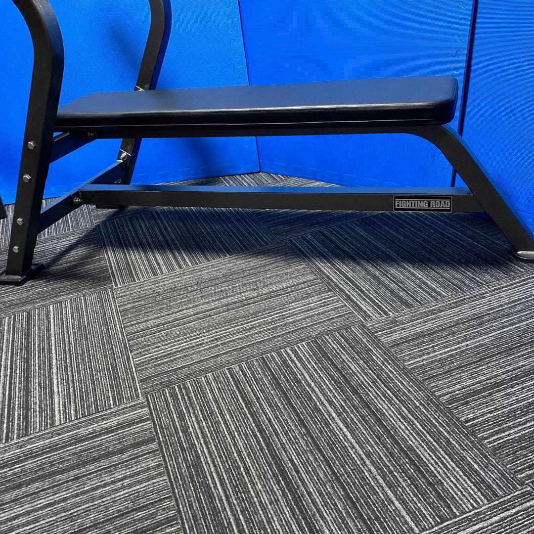 ベンチ台。 ファイティングロード
