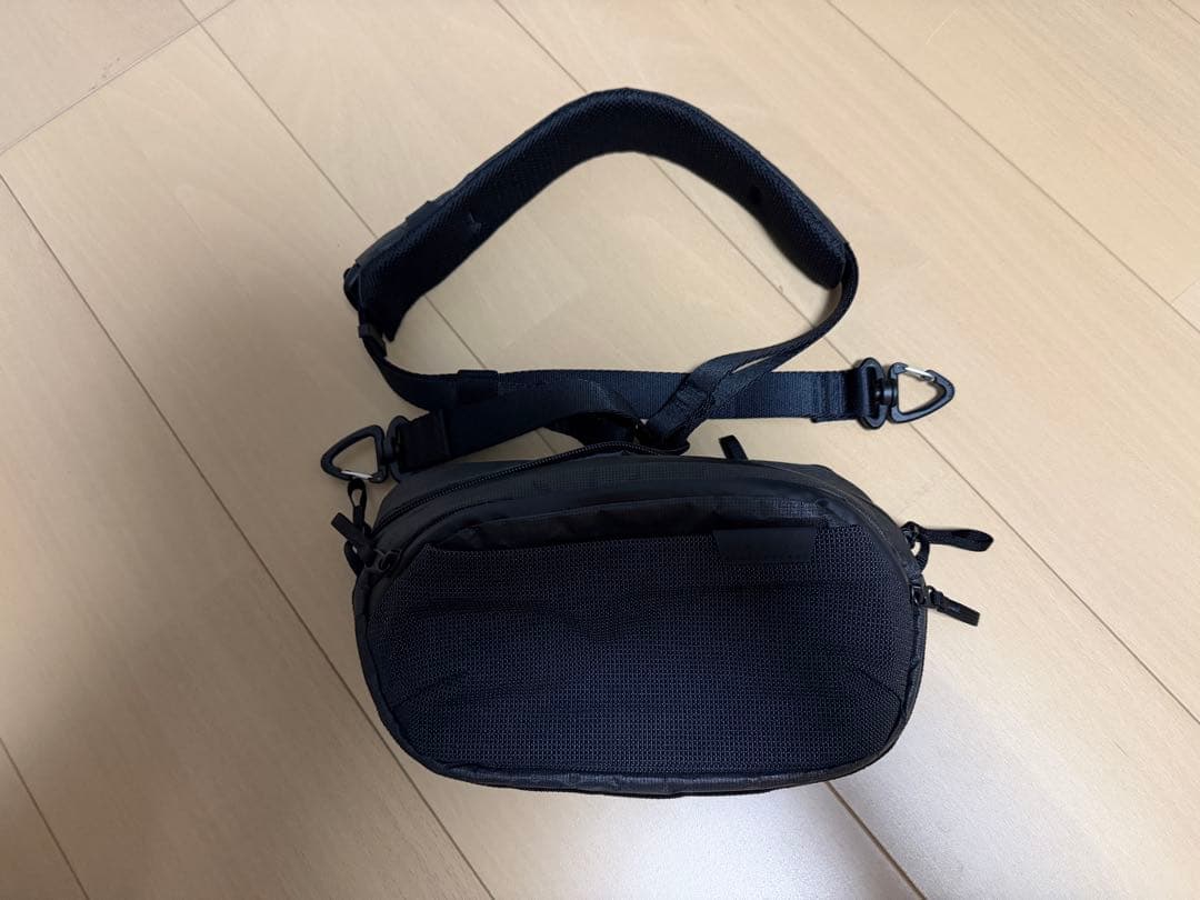 バッグ Able Carry Core Sling Ultra Black