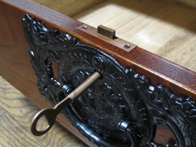 美品 伝統工芸 欅材 拭き漆塗 5杯抽斗 民芸 岩谷堂箪笥 鍵付き/衣装箪笥