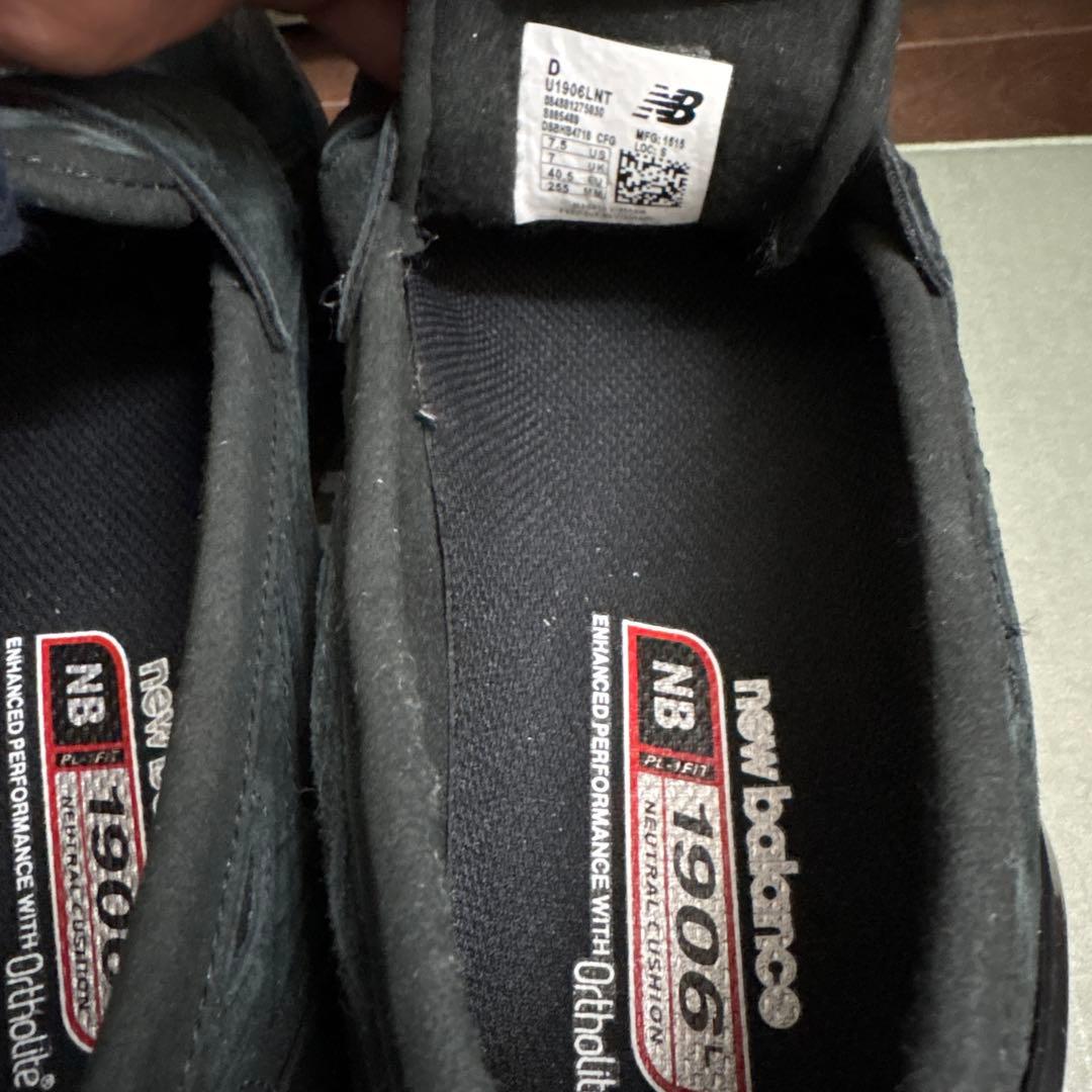 靴 New Balance 1906L Black Suede Loafer