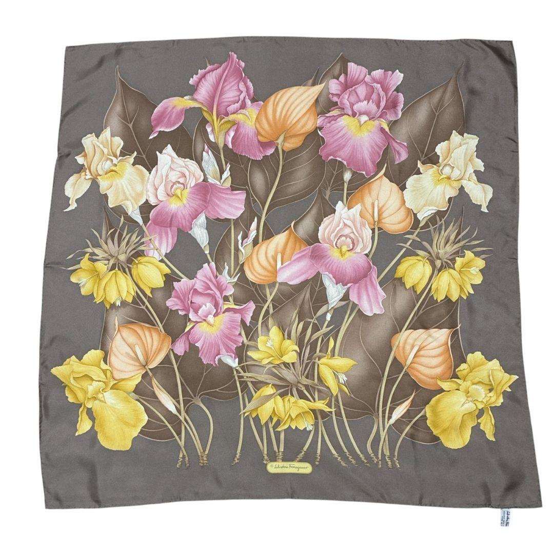 美品✨サルヴァトーレフェラガモ 大判スカーフ ストール シルク イタリア 花柄