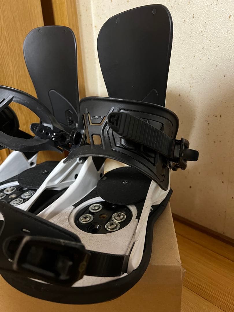 UNION STRATA ホワイト ビンディング Mサイズ