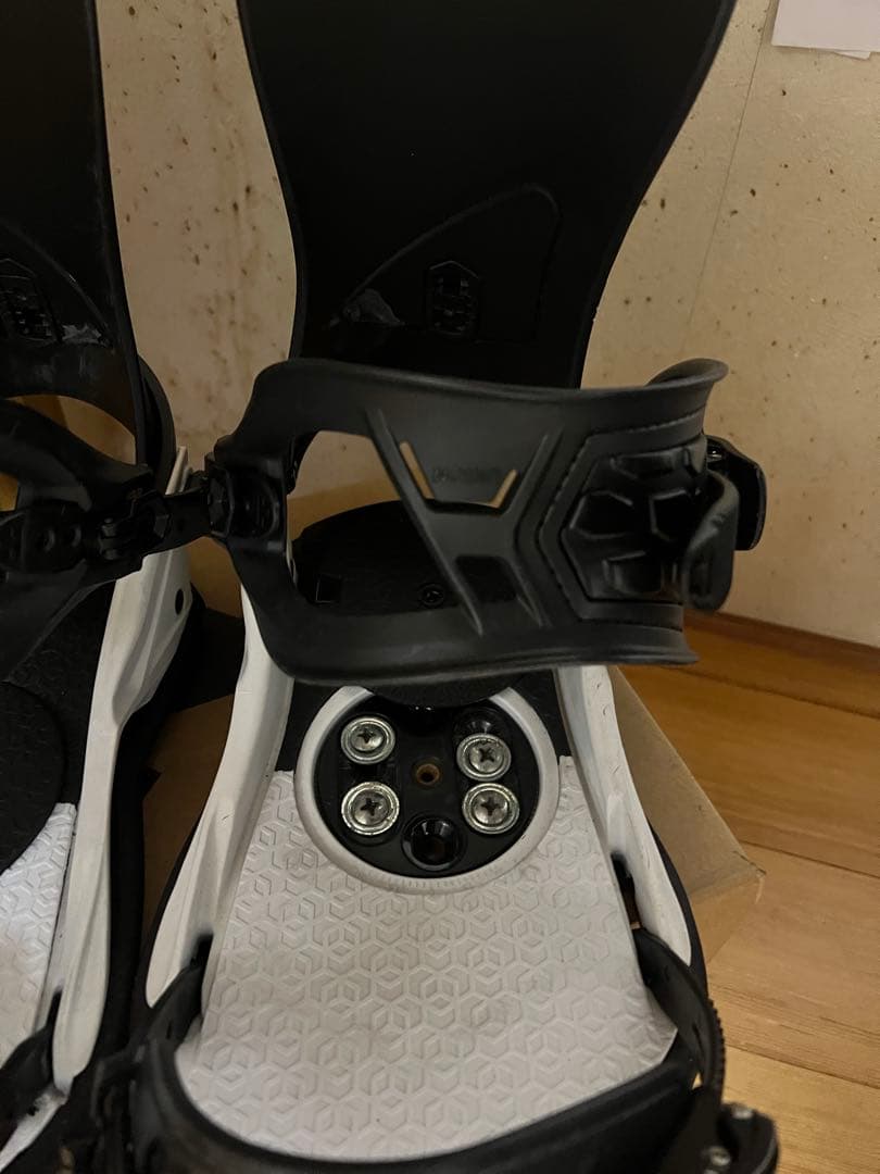 UNION STRATA ホワイト ビンディング Mサイズ