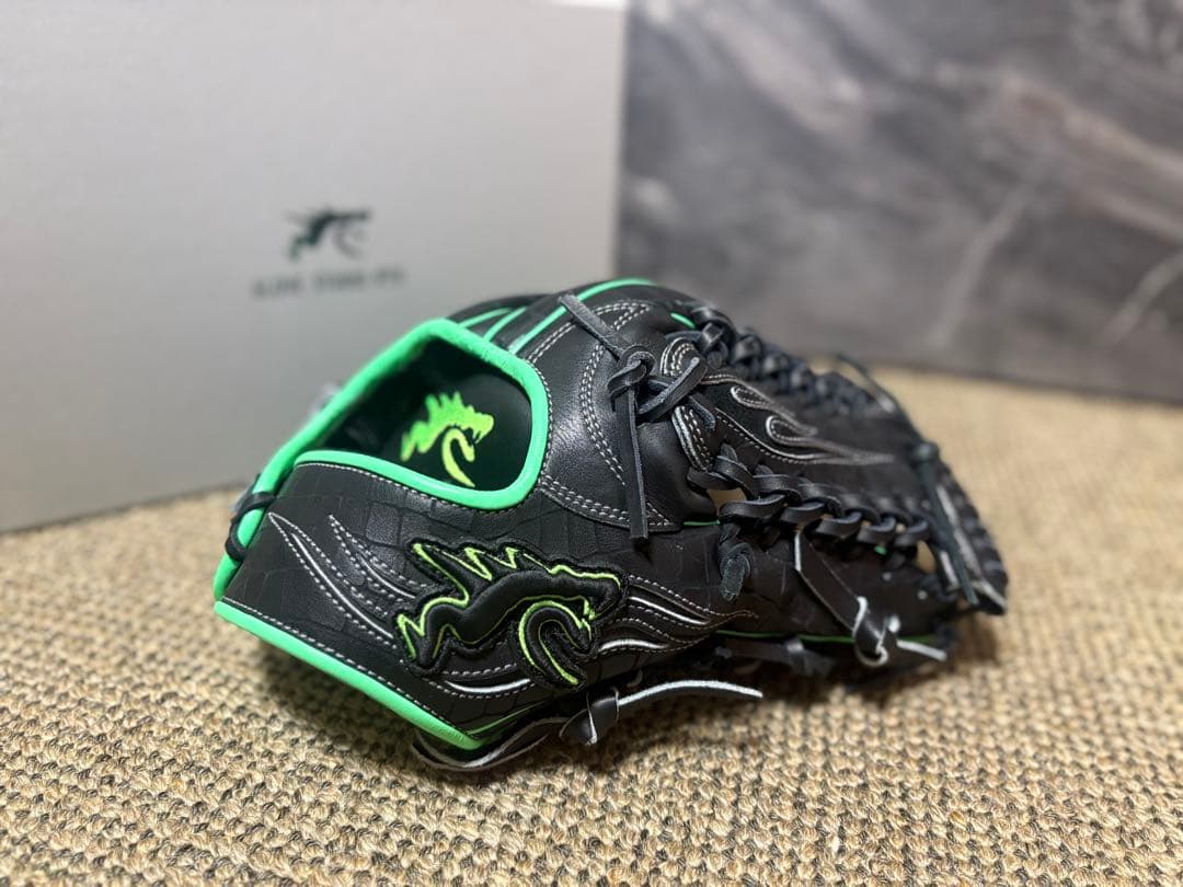 トモ　値引きは金額提示RYU 5周年限定グローブ