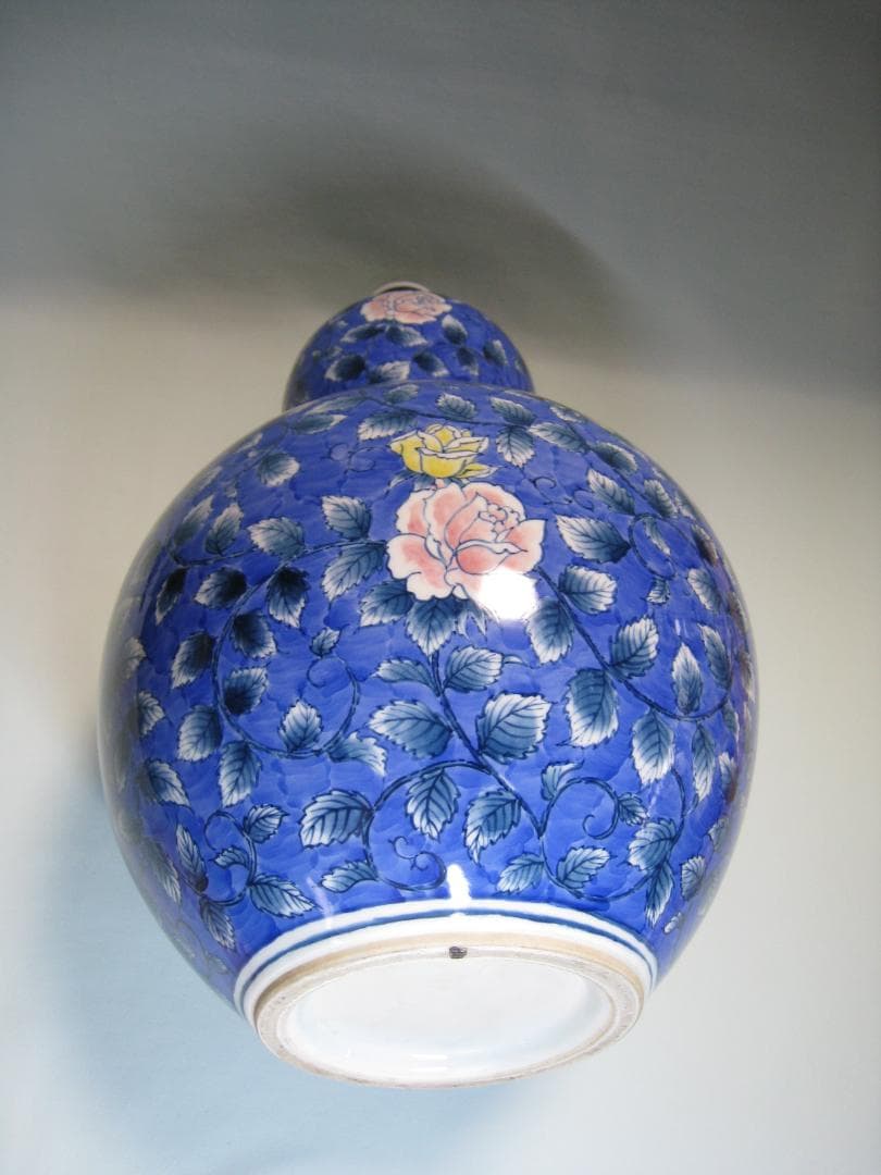 伊万里焼【色絵薔薇唐草文花瓶】森正洋（まさひろ作）高さ約46㎝