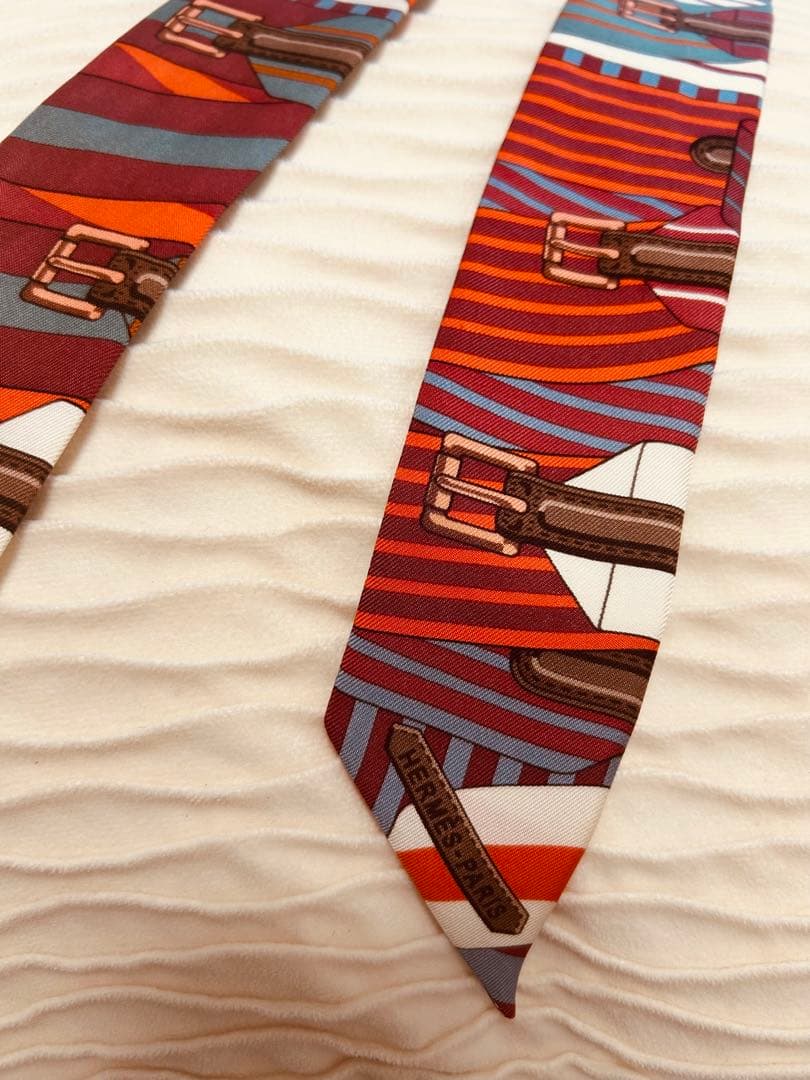 HERMES ストライプ バックル デザイン スカーフ　ツイリー