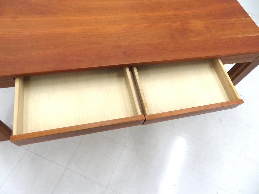 展示品　アーリータイムス　エテルノ　チェリー材　無垢材　ダイニングテーブル