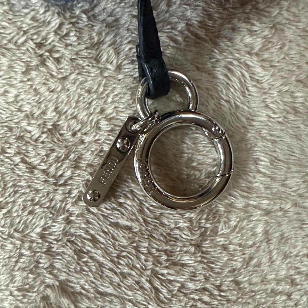 FENDI ファー ハート型 モンスターキーホルダー
