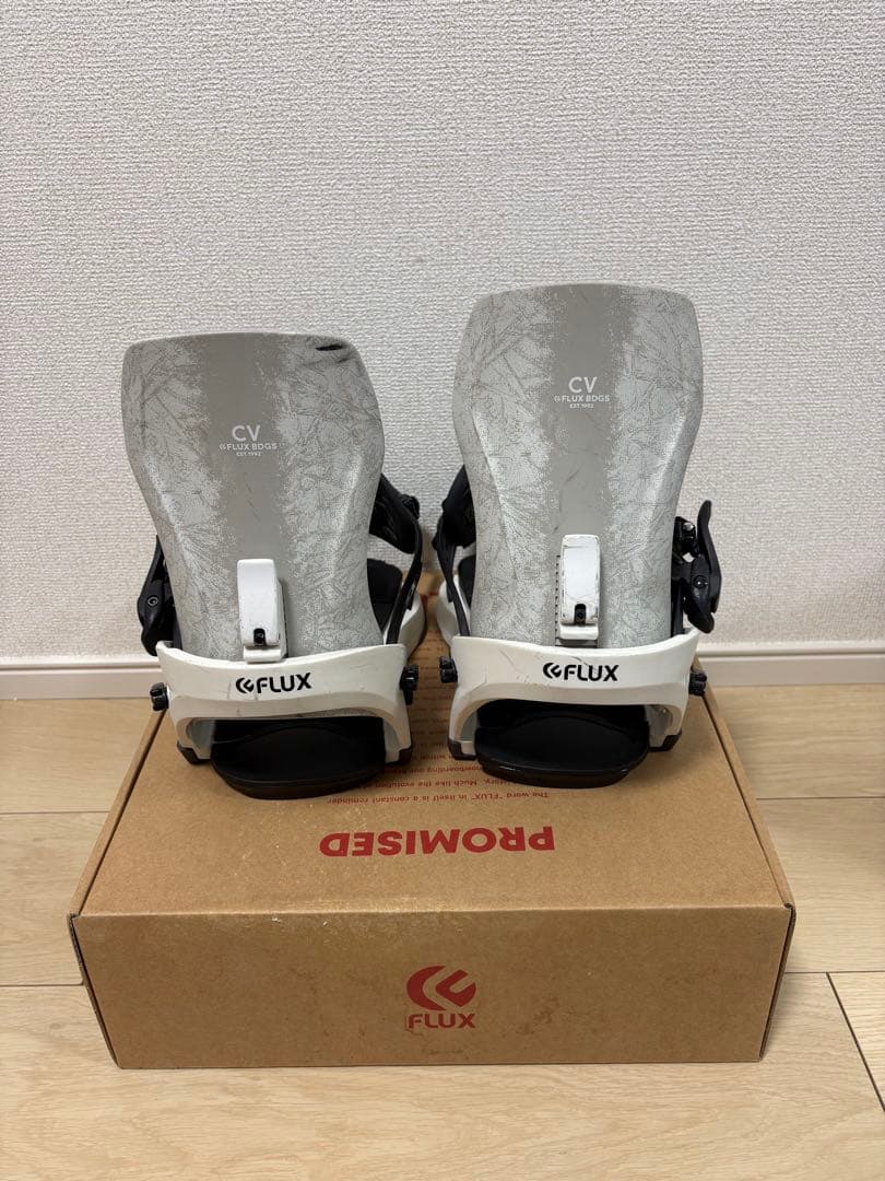 FLUX CV ホワイト Mサイズ スノーボード　ビンディング