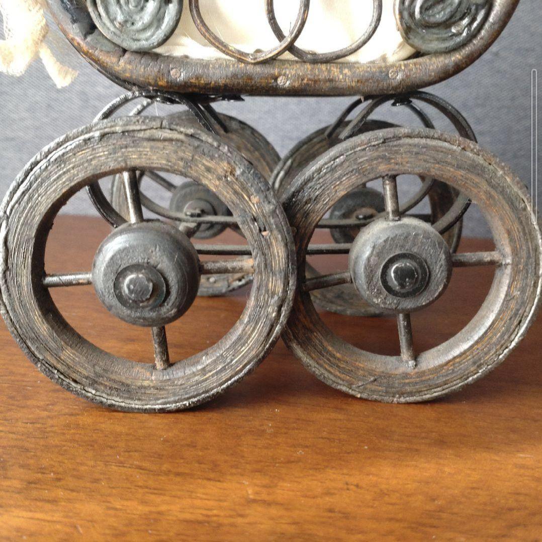 ヴィンテージ風 ミニチュア乳母車 木製車輪