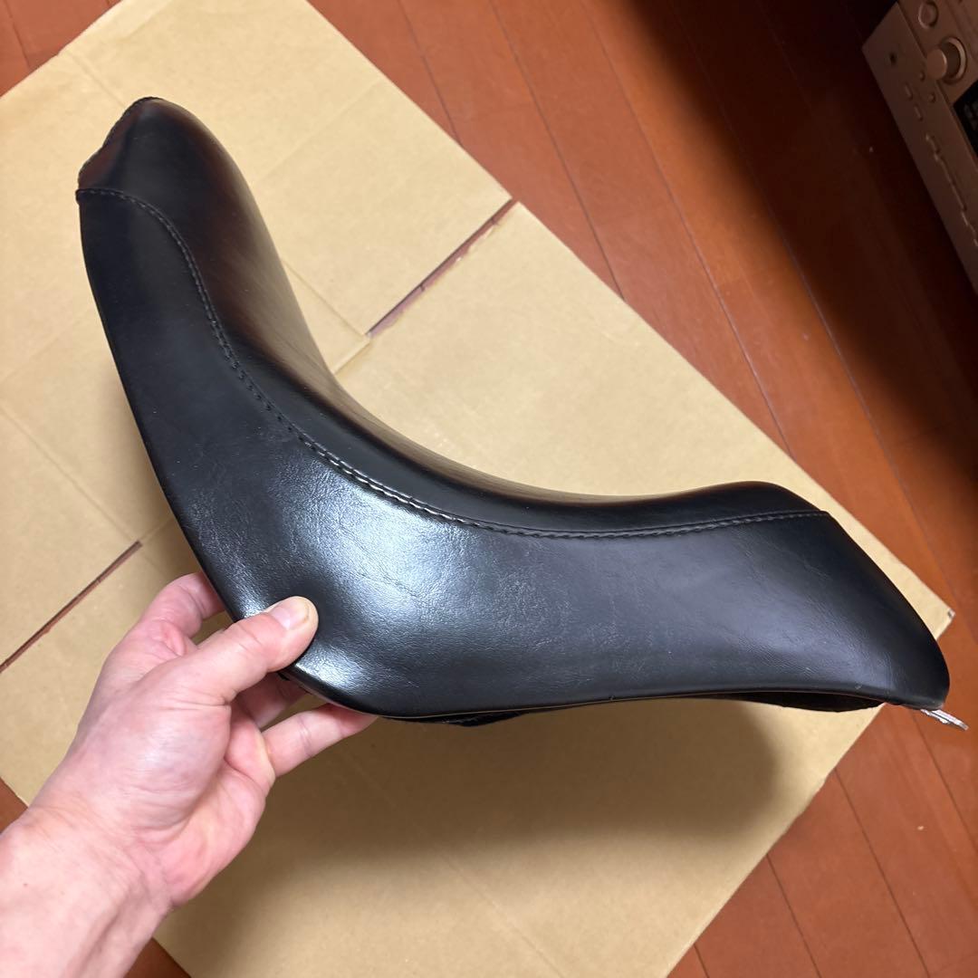 ハーレー　ソフテイル　Le Pera シングルシート 黒