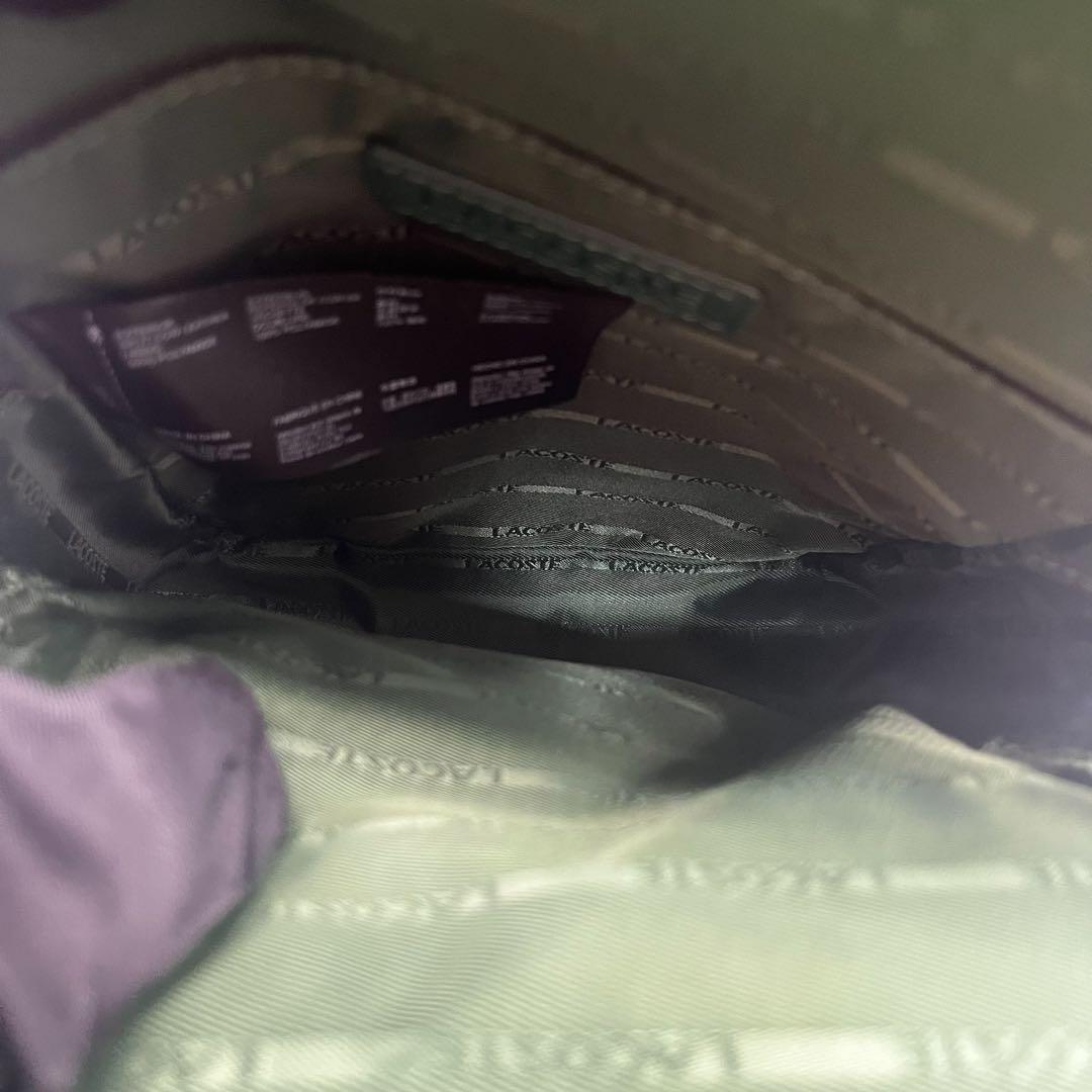 未使用級✨LACOSTE ラコステ　ボディバッグ　エンボス　シャンタコ