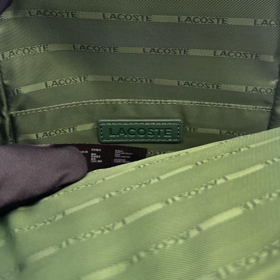 未使用級✨LACOSTE ラコステ　ボディバッグ　エンボス　シャンタコ