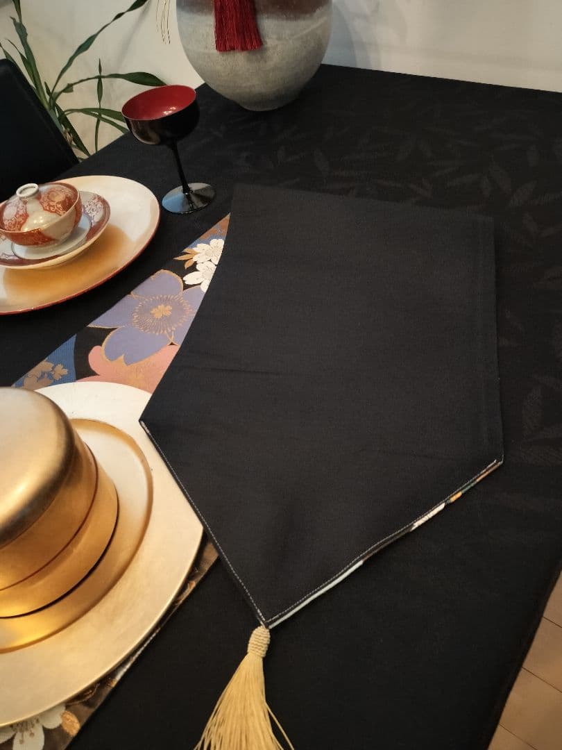 A952★逸品‼️豪華刺繍‼️ひな祭り‼️テーブルランナー2m11cm