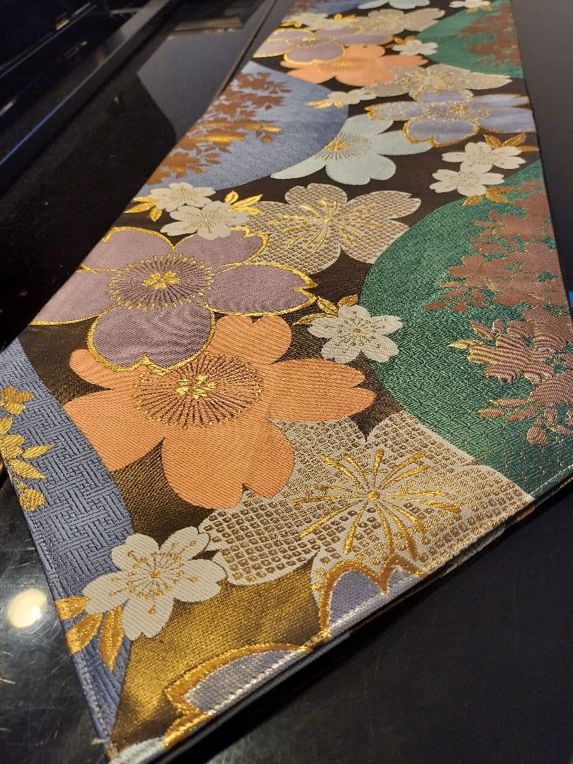 A952★逸品‼️豪華刺繍‼️ひな祭り‼️テーブルランナー2m11cm