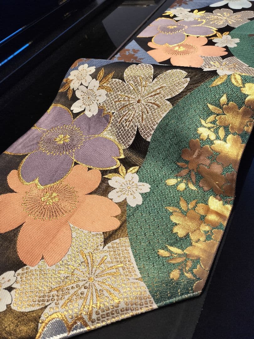 A952★逸品‼️豪華刺繍‼️ひな祭り‼️テーブルランナー2m11cm