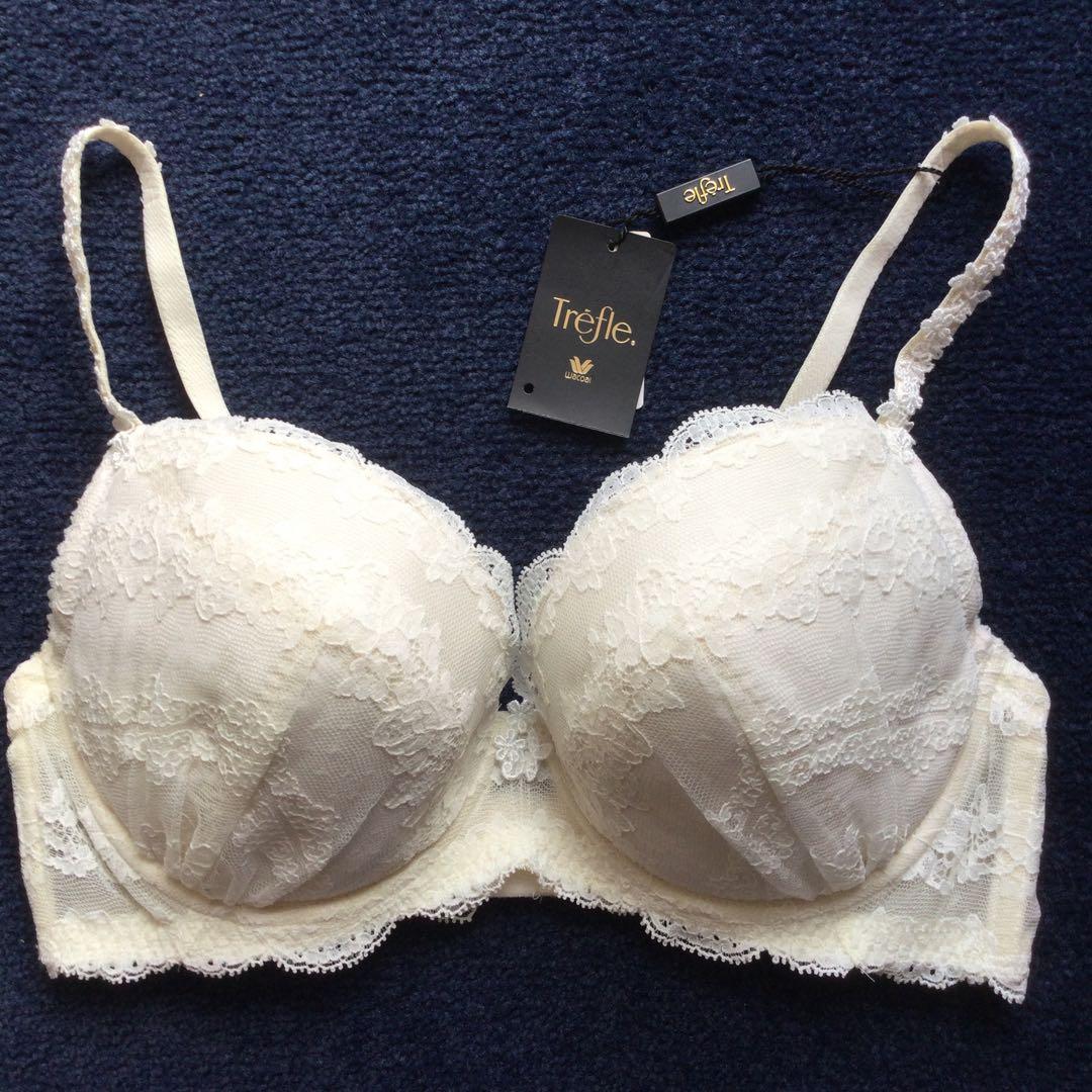 新品タグ付　ワコール　トレフル　総レースデザイン　Ｆ７０　アイボリー