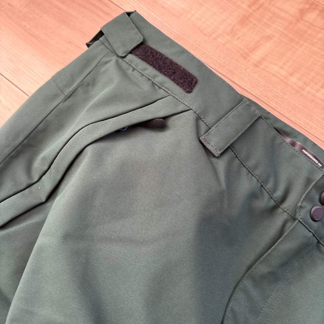 新品　オークリー　メンズ　スノーボードパンツ　グリーン　撥水　日本XLサイズ