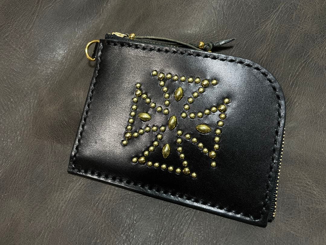 アイアンクロス　スタッズ　レザー　ケース　HTC calee schott