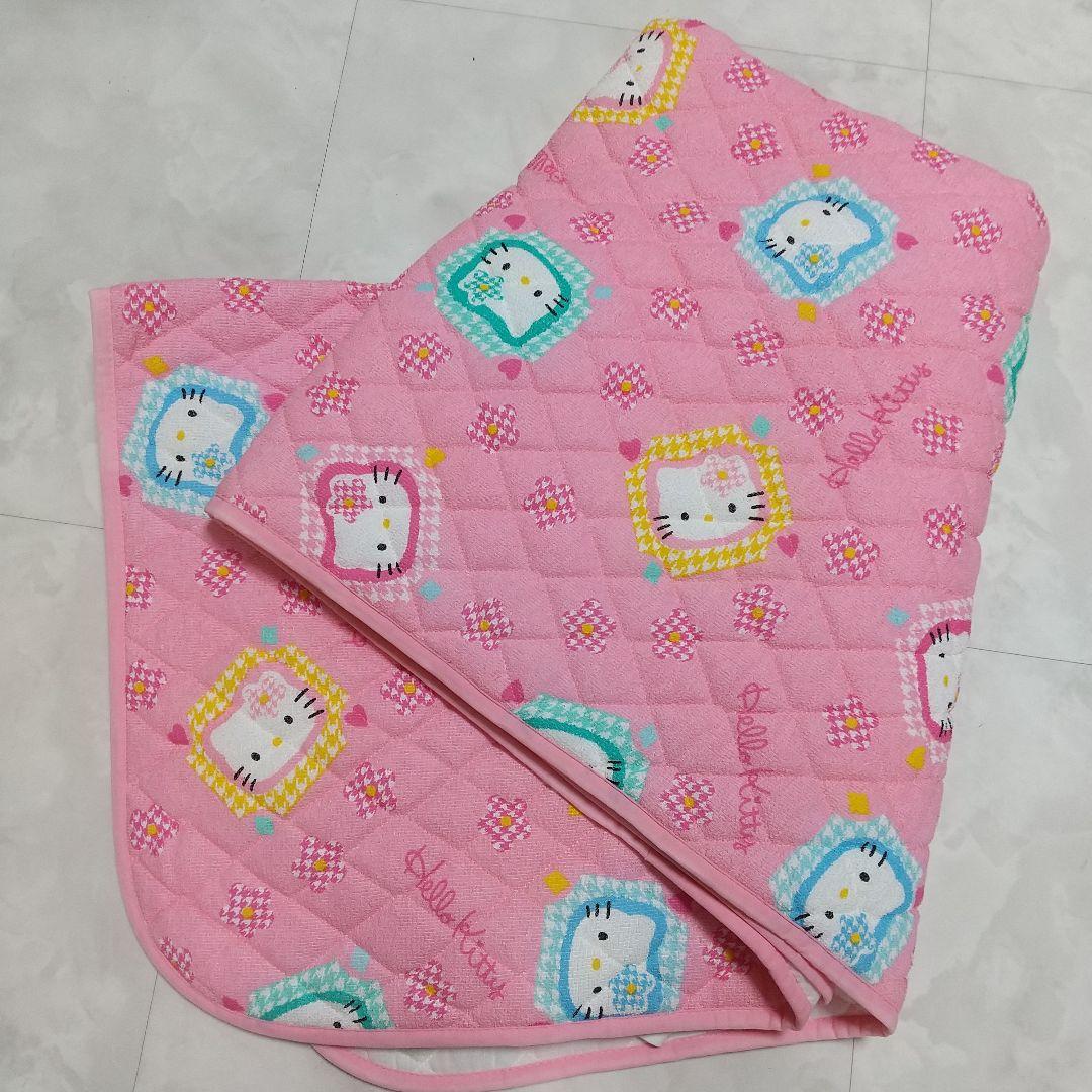 新品　ハローキティ　敷きパッド　ヴィンテージ　レトロ