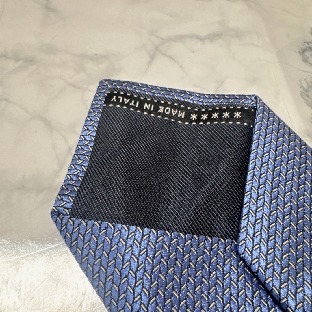 【未使用に近い】エルメネジルド・ゼニア　光沢　ネクタイ　ブルー　高級
