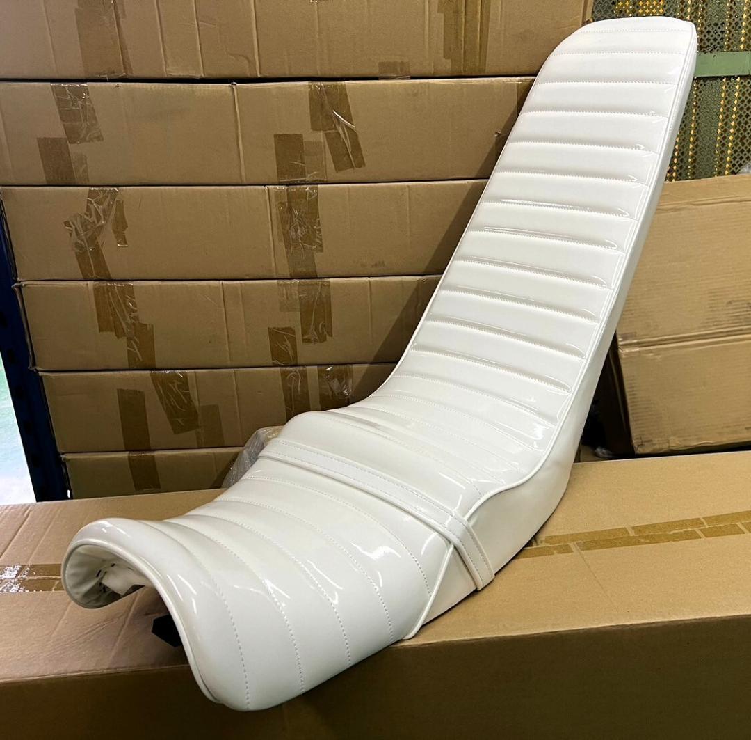 ジェイド250　白エナ　三段シート　/ JADE MC23　ホワイト