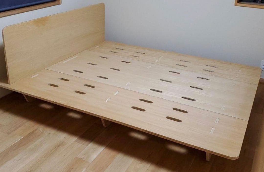 直接取引可能【コアラベッドフレーム】コアラクイーンサイズマットレスおまけ付き