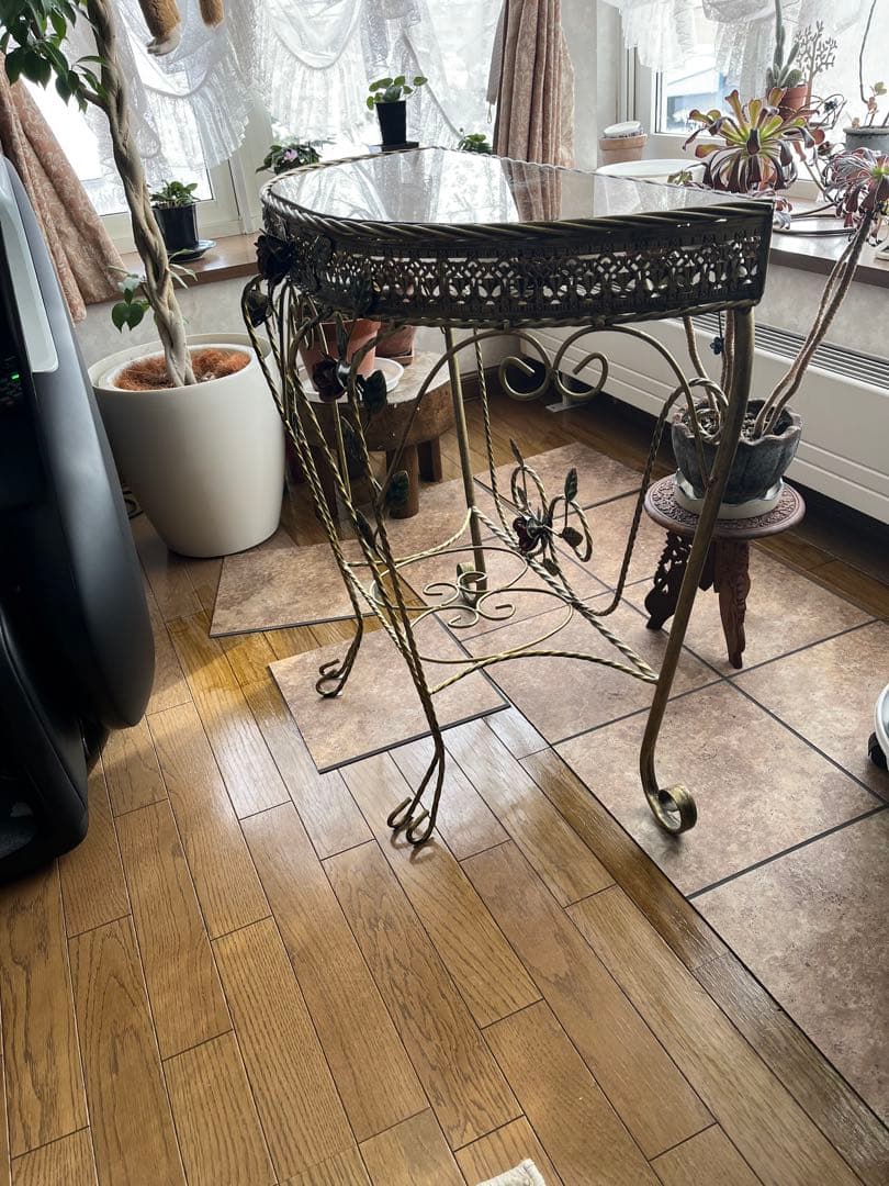 バラガラステーブル、バラアイアンテーブル、花台、フラワーテーブル ローズテーブル