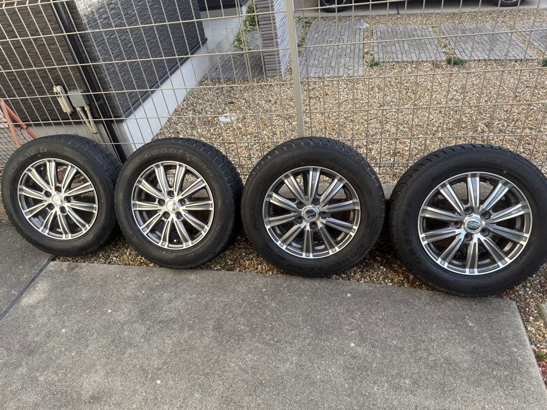 スタッドレスタイヤ　195/65/R15 アイスナビ②