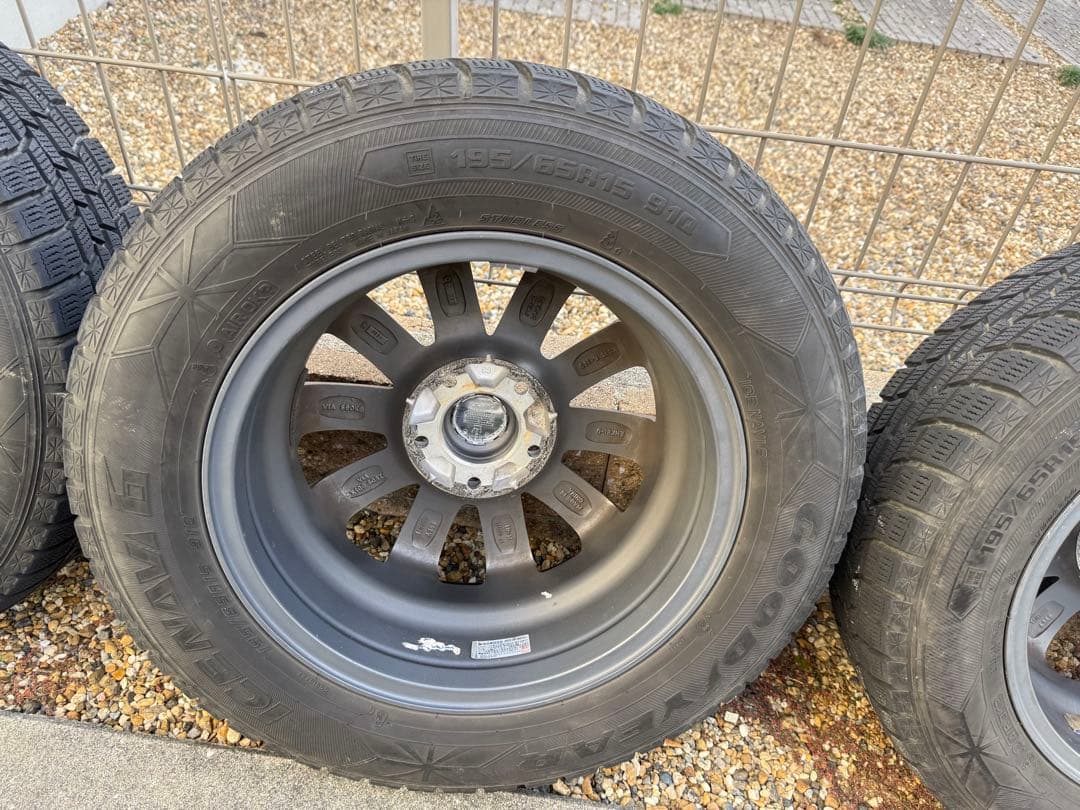 スタッドレスタイヤ　195/65/R15 アイスナビ②