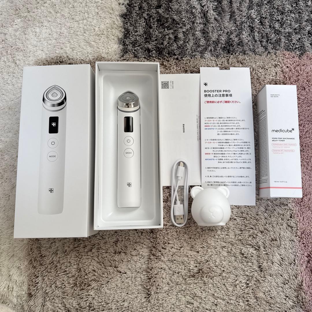 k*様 medicube AGE-R BOOSTER PRO 美顔器 ホワイト