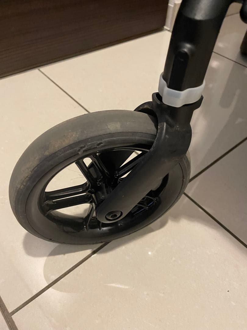 メリオカーボン　ブラック　アカチャンホンポ限定モデル ベビーカー CYBEX