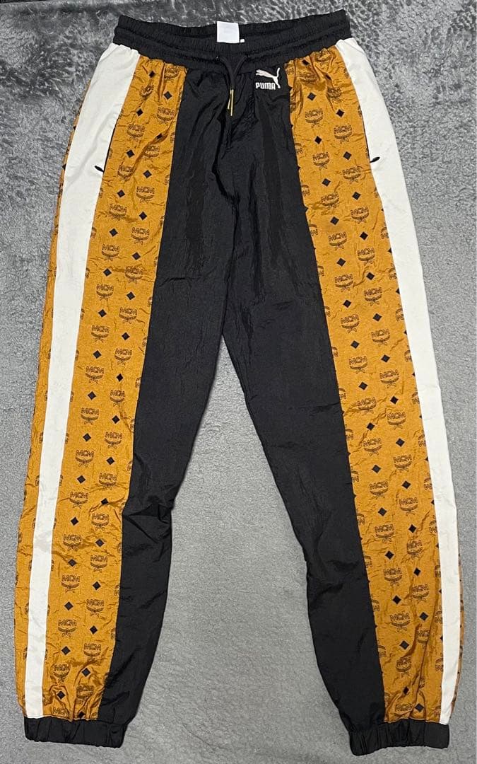 24時間限定価格　MCM PUMA トラックパンツ
