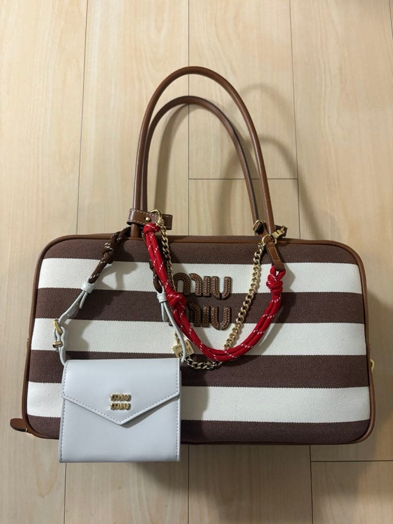 Miu Miu ボーバッグ　チャーム付き