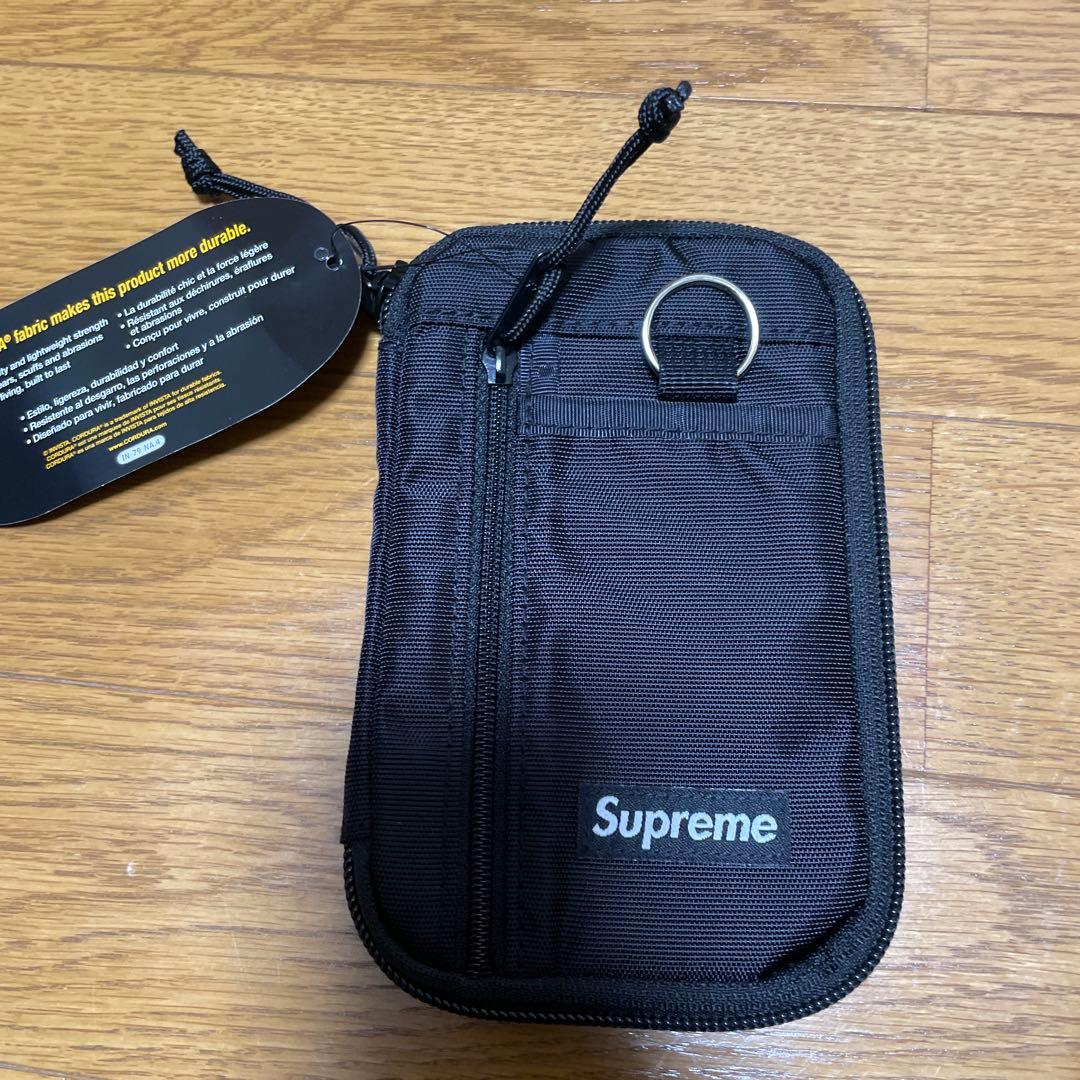 Supreme ケース 黒　シュプリーム