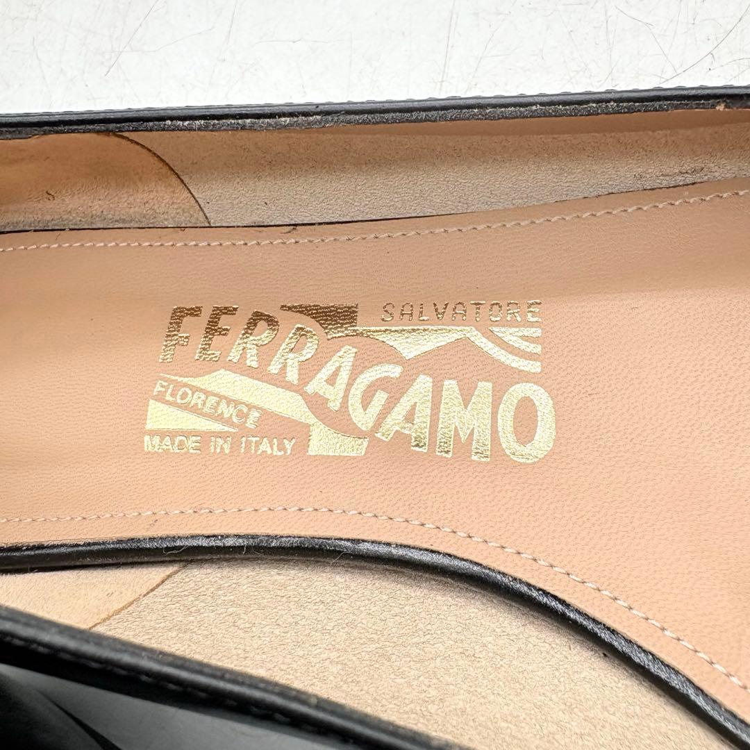 極美品✨サルヴァトーレフェラガモ ヴァラリボン 黒 フラットパンプス レザー