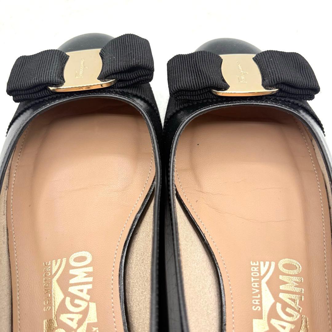 極美品✨サルヴァトーレフェラガモ ヴァラリボン 黒 フラットパンプス レザー
