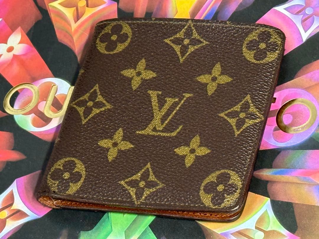 LOUIS VUITTONルイヴィトン　小銭入れ付き二つ折り財布