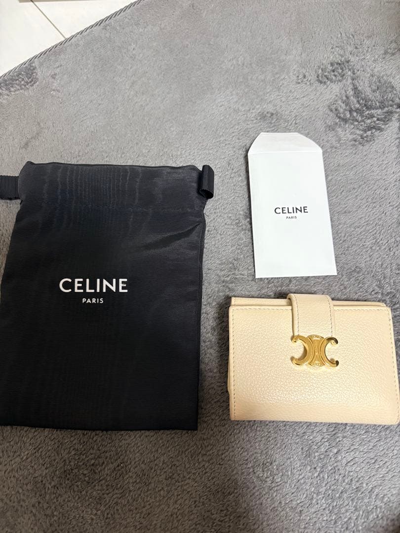 CELINE 三つ折り財布クリーム