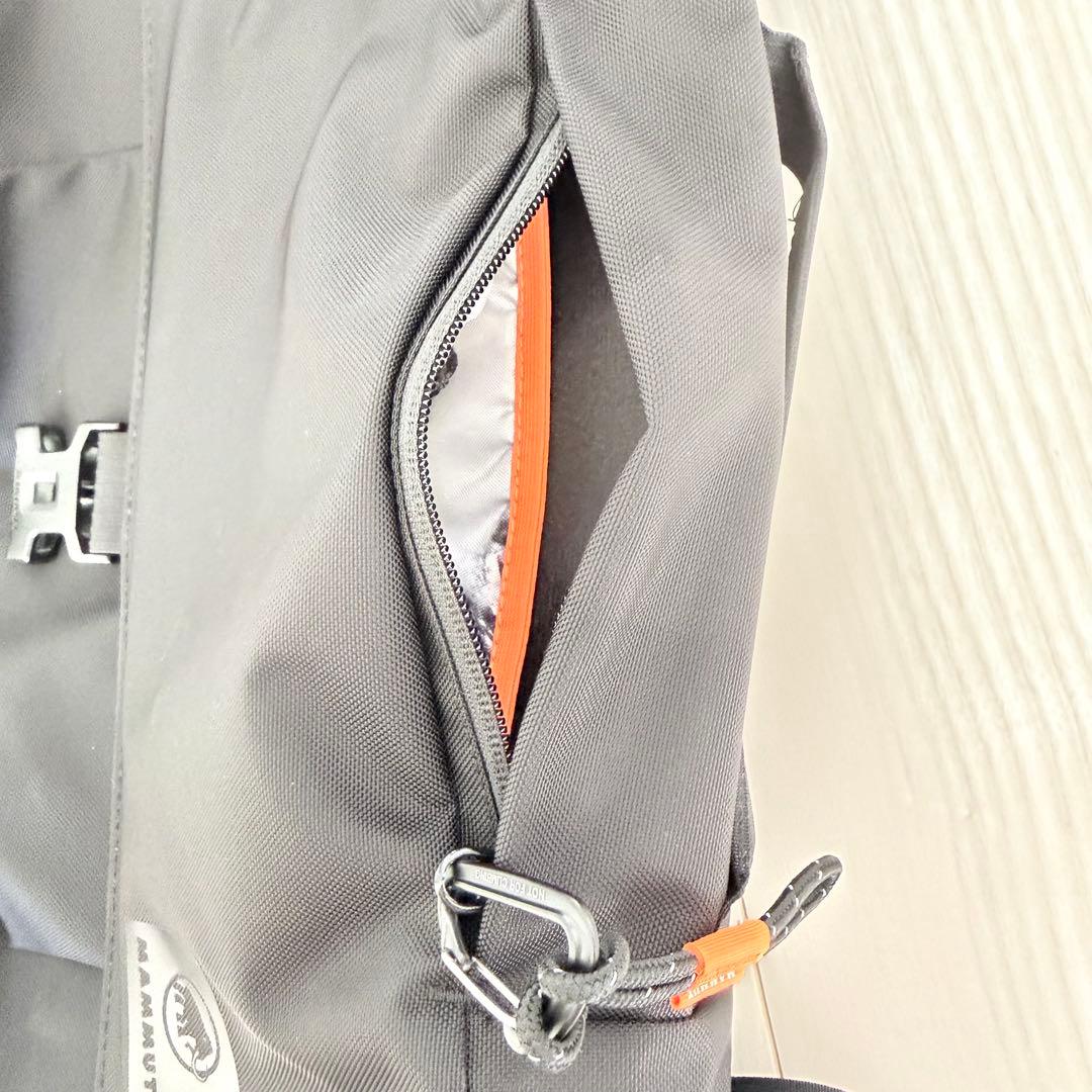 MAMMUT Xeron Messenger 14ブラック ショルダーバッグ