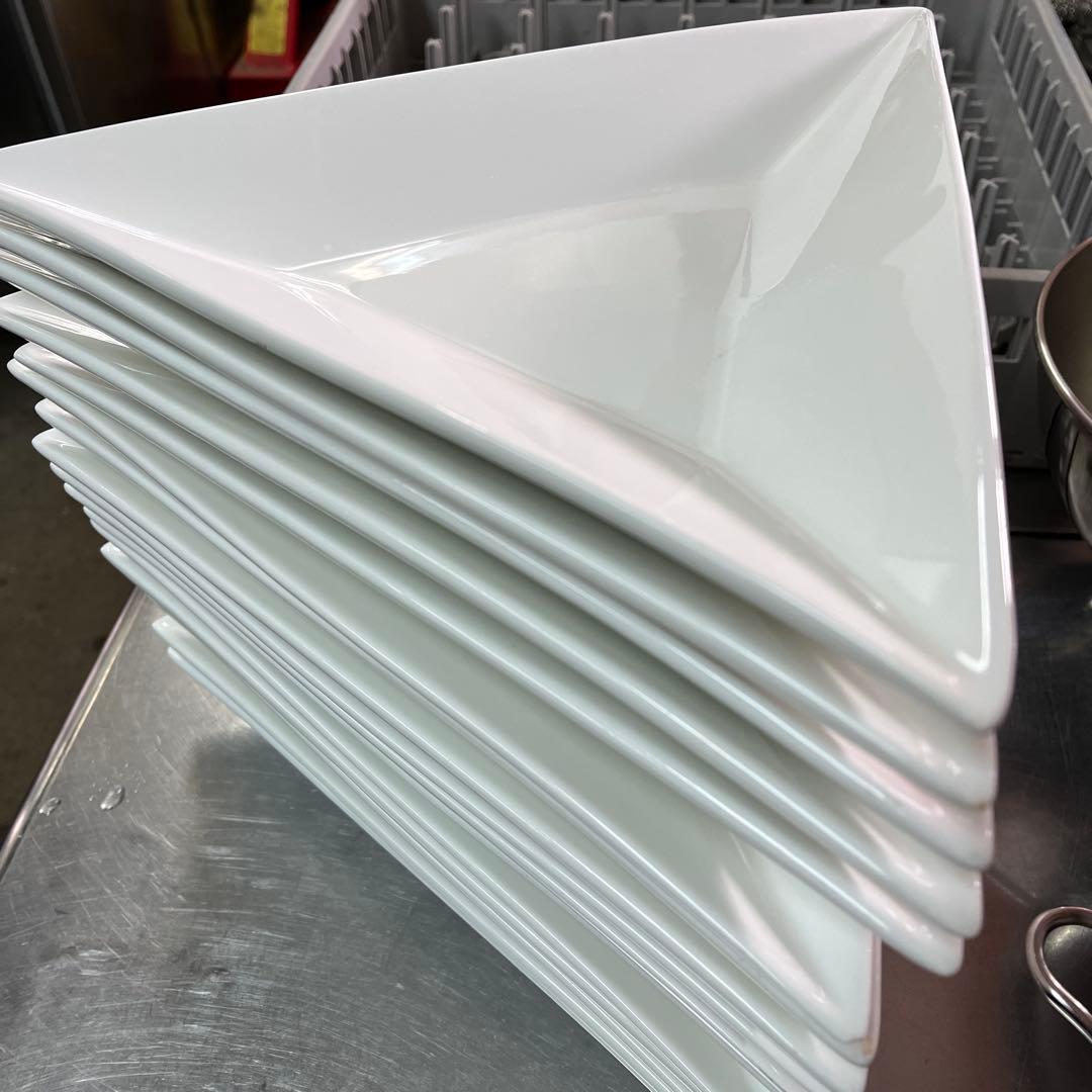 白い三角形皿 約20cm